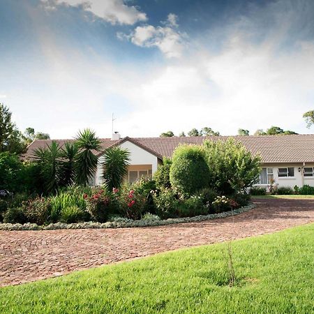 Amohela Guesthouse Midrand Bagian luar foto
