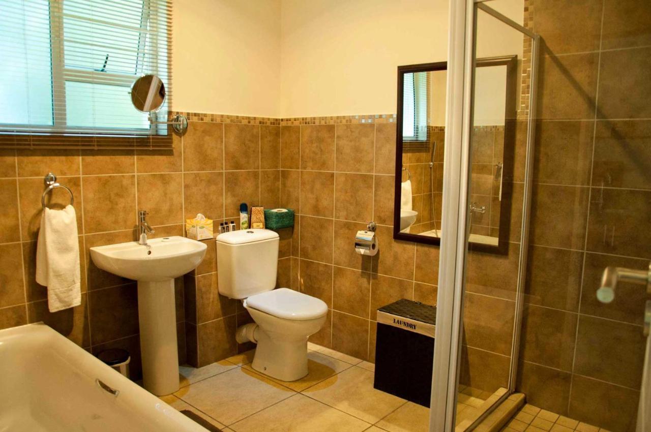 Amohela Guesthouse Midrand Bagian luar foto