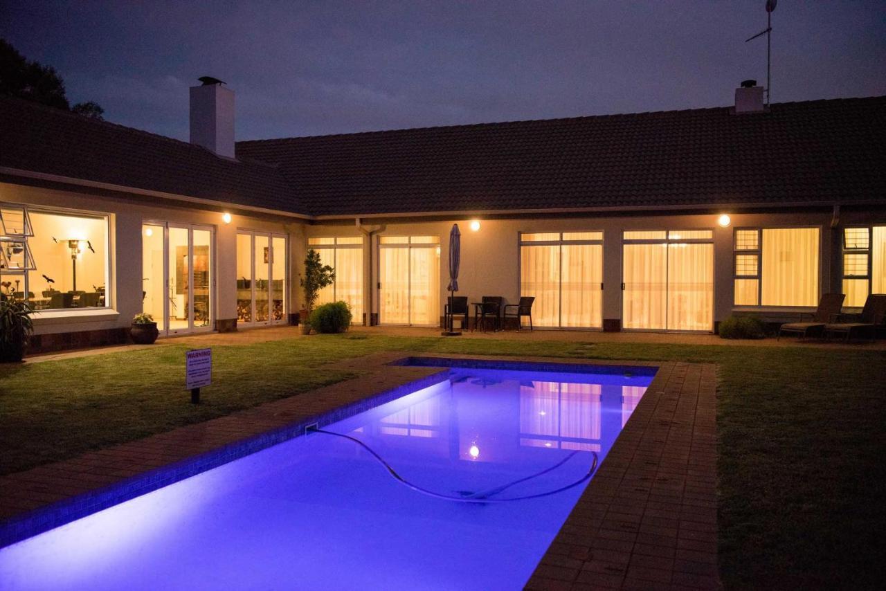 Amohela Guesthouse Midrand Bagian luar foto