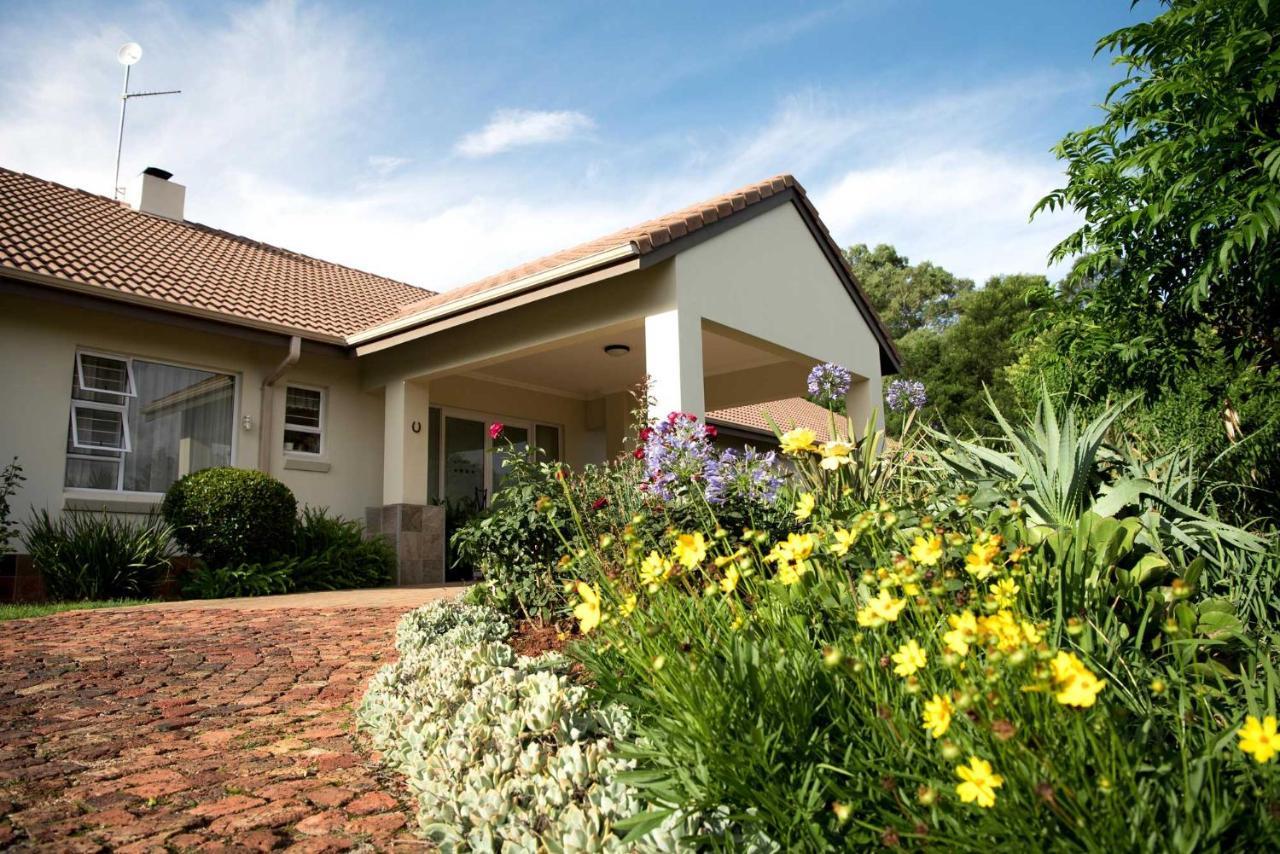 Amohela Guesthouse Midrand Bagian luar foto