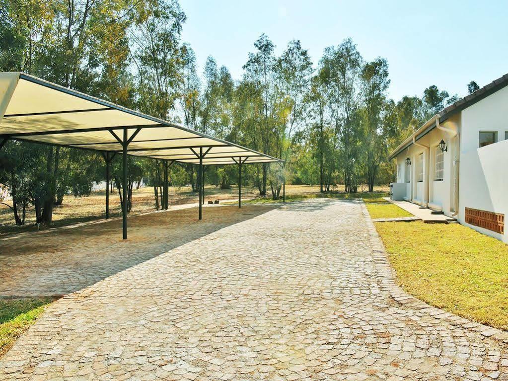 Amohela Guesthouse Midrand Bagian luar foto